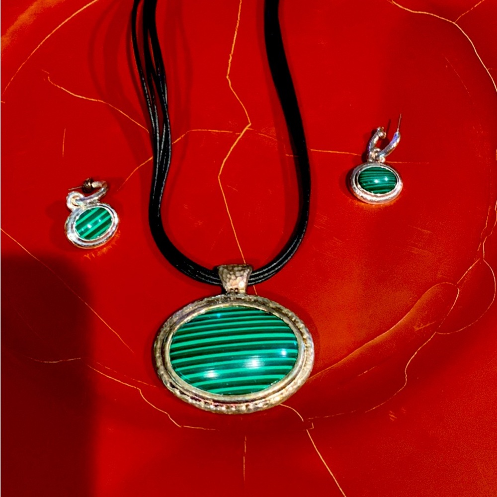 CHICOS NECKLACE AND EARRINGS PIERCED ADJUSTABLE CHAIN
